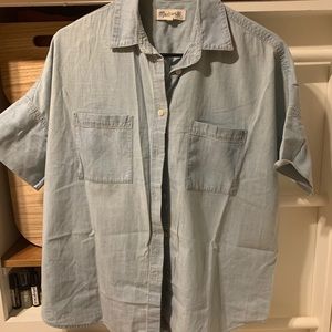 SOLD Madewell women’s chambray top